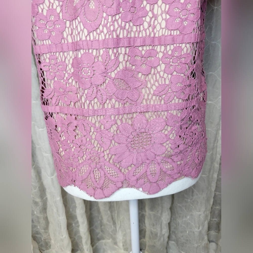Express Pink Mauve Floral Lace Cutout Scalloped Blouse Feminine M - Picture 3 of 6